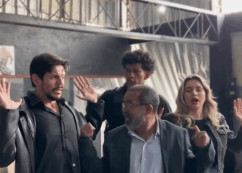 [COMPLETE] 125M1005 AG125 Ela descobriu o segredo mais oculto do seu pai