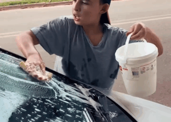 [COMPLETE] 129M1005 AG129 A coragem desse garotinho mudou a sua vida