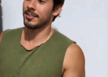 [COMPLETE] 130M1005 AG130 Pagou comida para ela em troca de um favor