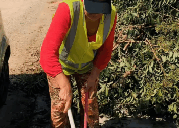 [COMPLETE] 061M1005 AG061 Ele a tratou da pior forma