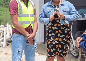 [COMPLETE] 264M1005 AH067 Este albañil se llevó una gran lección de vida, no puedes juzgar por como se vea o se vista