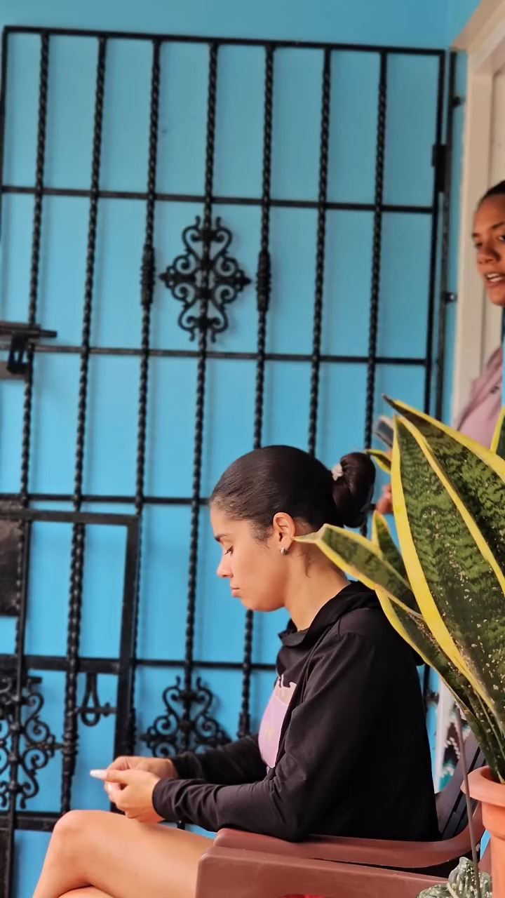 [COMPLETE] 284M1005 AH087 Quizo cuidar demasiado a su hija sin imaginar que la culpa es de ella misma