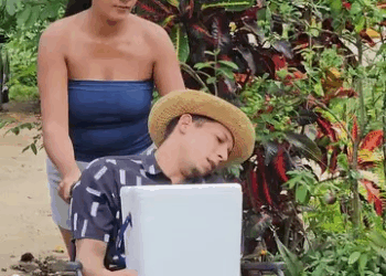 [COMPLETE] 274M1005 AH077 Se burlaron de el por vender empanadas y ser paralítico, pero les tapó la boca cuando se volvió mill