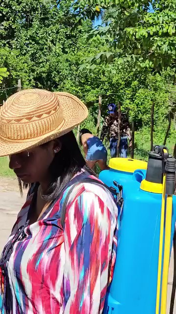 [COMPLETE] 276M1005 AH079 Llevó a su novia a presentarle a sus padre humildes no te imaginas como se portó la novia fina