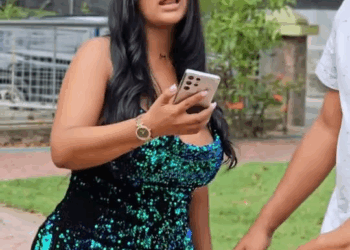 [COMPLETE] 248M1005 AH051 Señor le salva la vida y mujer chismosa piensa que hacia otra cosa