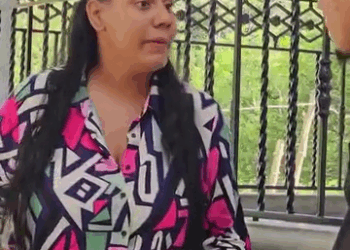 [COMPLETE] 259M1005 AH062 Invadieron un terreno y construyeron casas sin imaginar que la dueña regresaría