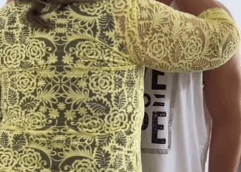 [COMPLETE] 165M1005 AG165 Ele não podia ajudar em casa