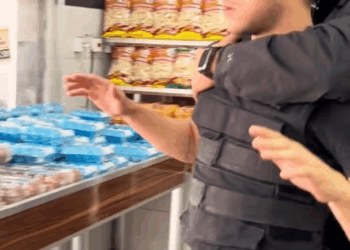 [COMPLETE] 183M1005 AG183 Não faça isso com ninguém, pois você não sabe de quem vai precisar amanhã