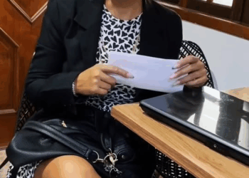 [COMPLETE] 166M1005 AG166 Ela trocou o da vida toda um mais jovem e acabou tendo essa surpresa