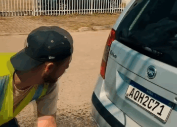 [COMPLETE] 167M1005 AG167 Este jovem salvou a vida dela e você não vai acreditar o que ela fez por ele