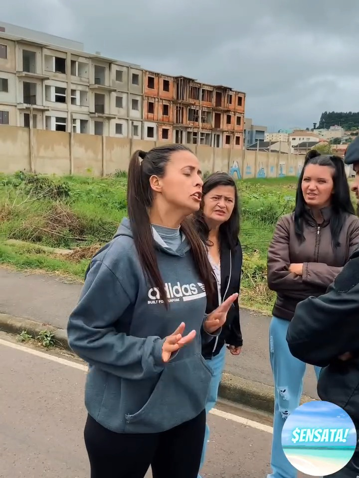 [COMPLETE] 194M1005 AG194 Suas filhas queriam prendê la, mas esse ANJO salvou sua vida, não acreditei no final