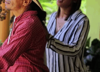 [COMPLETE] 316M1005 AH119 Le hacen la visita a tres patas