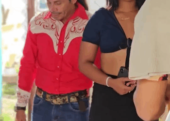 [COMPLETE] 320M1005 AH123 Visitando a su hermana pero iba a otra cosa