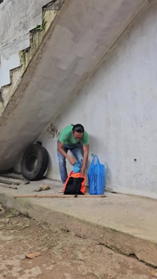 [COMPLETE] 337M1005 AH140 Se disfrazó para sorprender a su esposa,pero lo que descubrió cambió todo