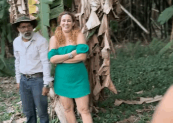 [COMPLETE] 067M1005 AG067 Mulher é capaz de fazer isso com o compadre