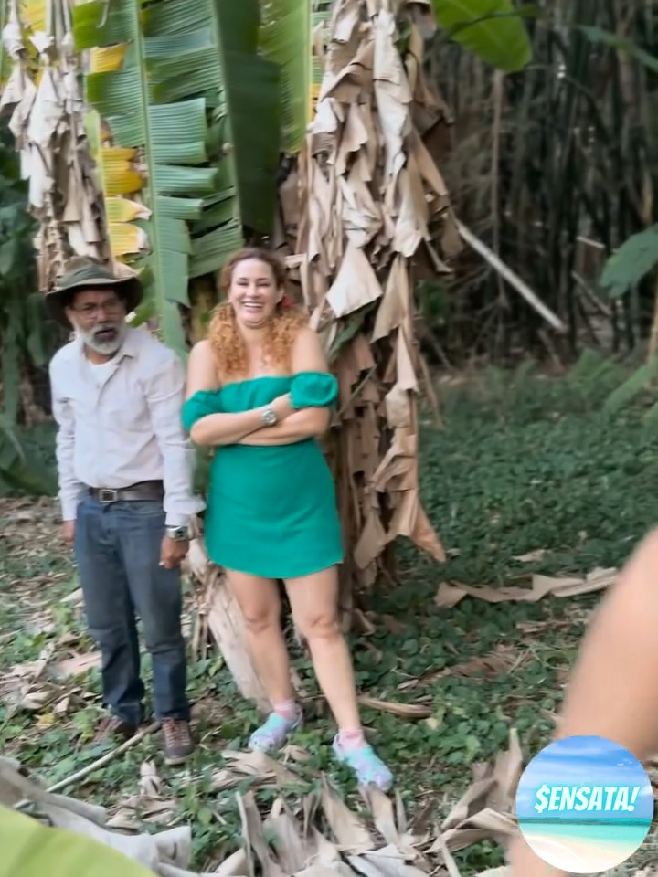 [COMPLETE] 067M1005 AG067 Mulher é capaz de fazer isso com o compadre