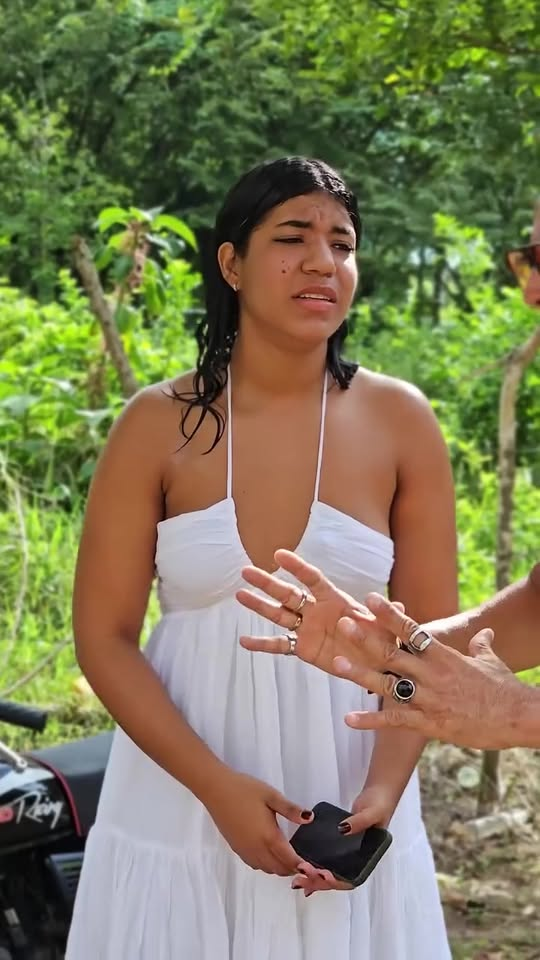 [COMPLETE] 330M1005 AH133 Su tío se hacía pasar por paralítico para hacer esto