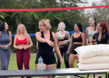 [COMPLETE] 346M1005 AL008 se agarraron con todo las mujeres en el juego del harina