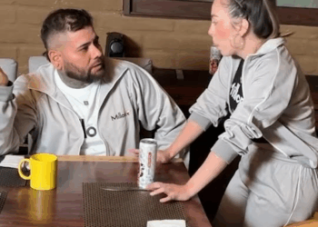 [COMPLETE] 350M1005 AL012 le dice al suegro que si no para, su hijo sabrá toda la verdad