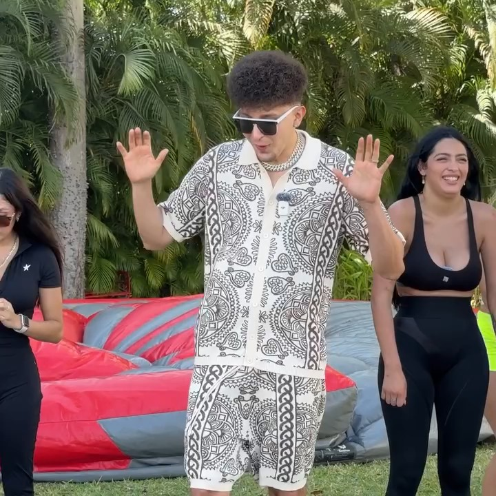 [COMPLETE] 351M1005 AL013 mexicana reta a argentina para probar la papita mas picosa del mundo