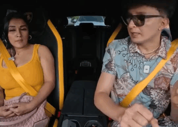 [COMPLETE] 355M1005 AL017 recojo a personas en la parada del camión y las llevo en mi lamborghini