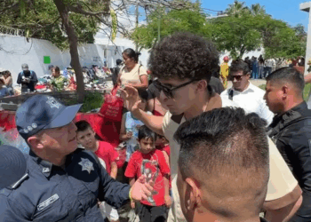 [COMPLETE] 360M1005 AL022 intenté ayudar a una familia que lo perdió todo, pero no me dejaron entrar