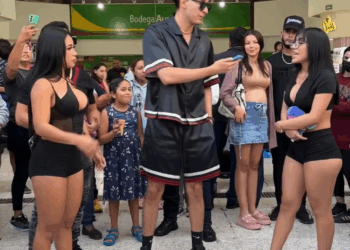 [COMPLETE] 390M1005 AL052 el que se enoja pierde entre novias