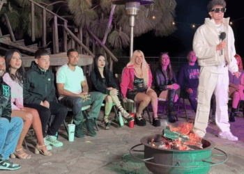 [COMPLETE] 393M1005 AL055 un famoso de mtv llega a la casa y se besa a las novias de todos