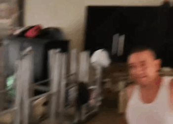 [COMPLETE] 492M1005 AL154 lleno el refrigerador vacío de una familia que no tenía nada