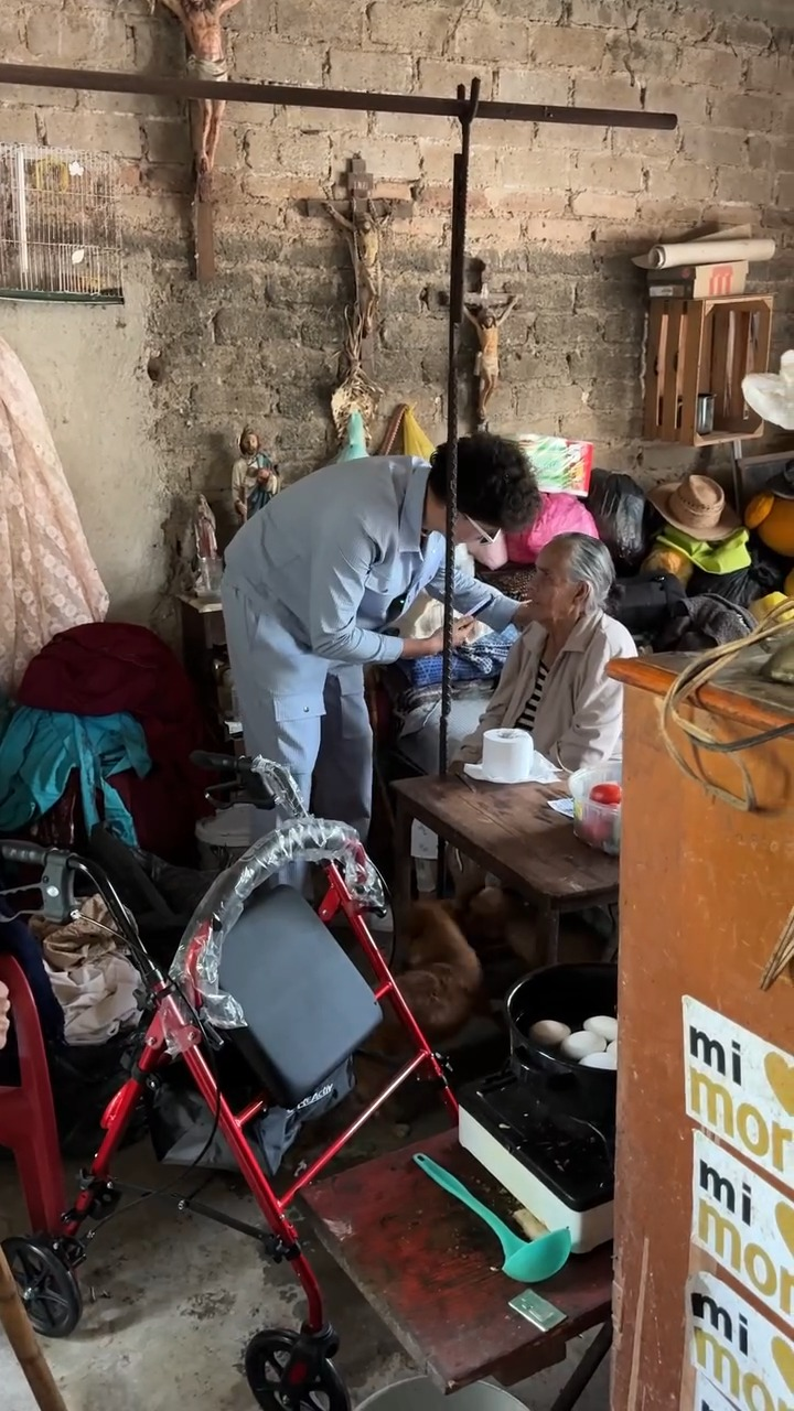 [COMPLETE] 447M1005 AL109 sorprendo a la señora para remodelar su casa