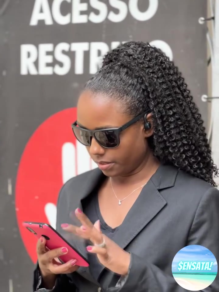 [COMPLETE] 012M1005 AG012 Galã finge passar maI para ganhar um beijo