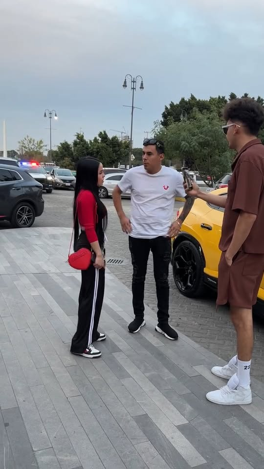 [COMPLETE] 423M1005 AL085 millonario regala dinero si dejas que tu novia la saque a pasear en un lamborghini