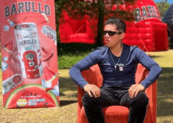 [COMPLETE] 451M1005 AL112 Se besa al prohibido de la casa en secreto