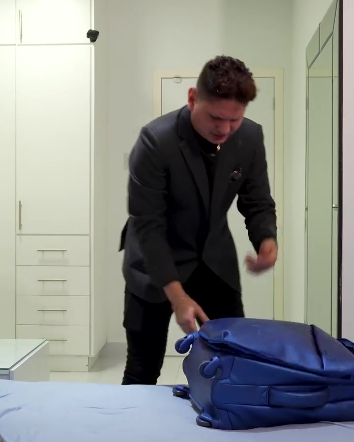 [COMPLETE] 530M1005 AN030 Dejó a su esposa por desarreglada hasta que la vio con su nuevo físico