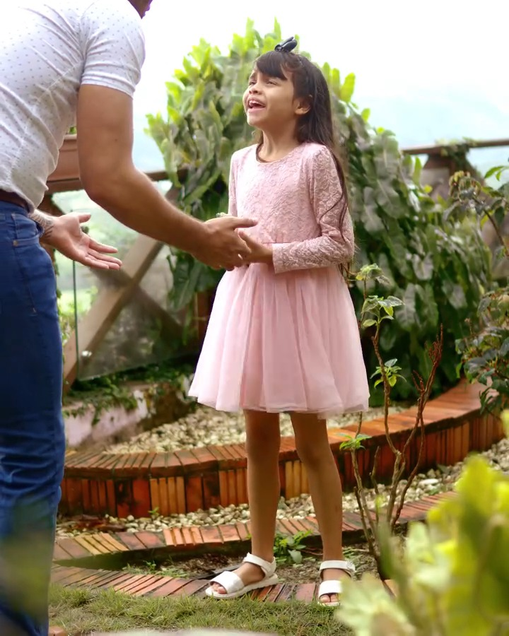 [COMPLETE] 580M1005 AN080 Descubrió a su madre siendo infiel con el jardinero y así fue como los expuso