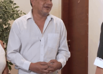 [COMPLETE] 537M1005 AN037 Hijos malcriados tratan mal a empleada y reciben una lección de humildad