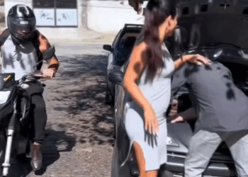 [COMPLETE] 077M1005 AG077 Ela fez questão de não está com ele bem nesse momento