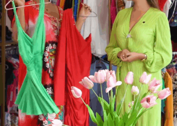 [COMPLETE] 639M1005 AN139 Le niegan entrada a tienda por sus raíces sin saber que era la dueña