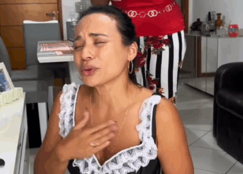 [COMPLETE] 082M1005 AG082 Não imaginávamos que faria isso, logo dessa forma