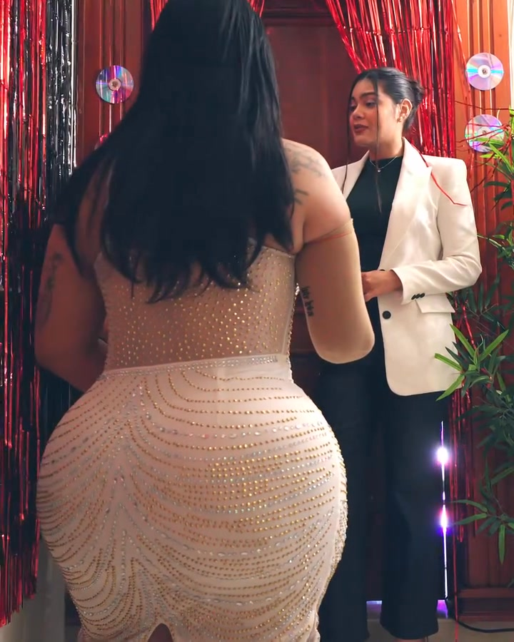 [COMPLETE] 617M1005 AN117 Le niegan el ingreso a discoteca por faltarle un brazo sin saber que era la dueña