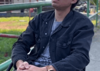 [COMPLETE] 020M1005 AG020 Ela pensou que por ter influência estaria mais segura nos seus atos