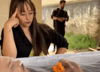 [COMPLETE] 086M1005 AG086 Fingiu está assim para descubrir a capacidade de sua própria familia