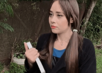 [COMPLETE] 087M1005 AG087 Ele fazia isso na praça até que um dia