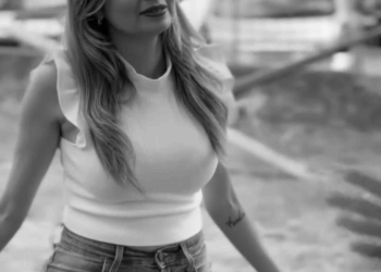 [COMPLETE] 028M1005 AG028 O fantasma dela aparecia toda vez que o taxista ficava com outra mulher que não fosse a sua espos