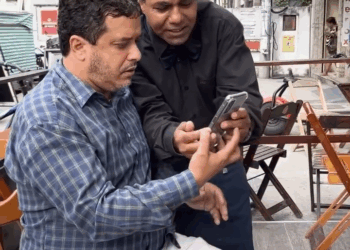 [COMPLETE] 098M1005 AG098 Garçom descobre que mulher deste homem tem outro